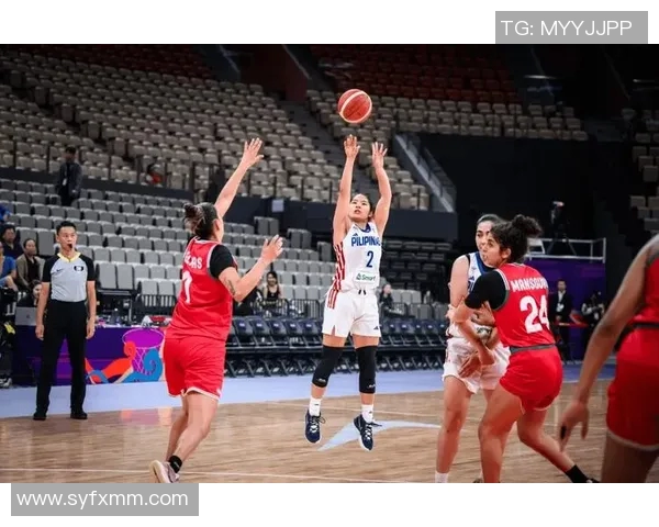 中国台北女篮与菲律宾女篮激战正酣争夺亚洲篮球赛重要胜利